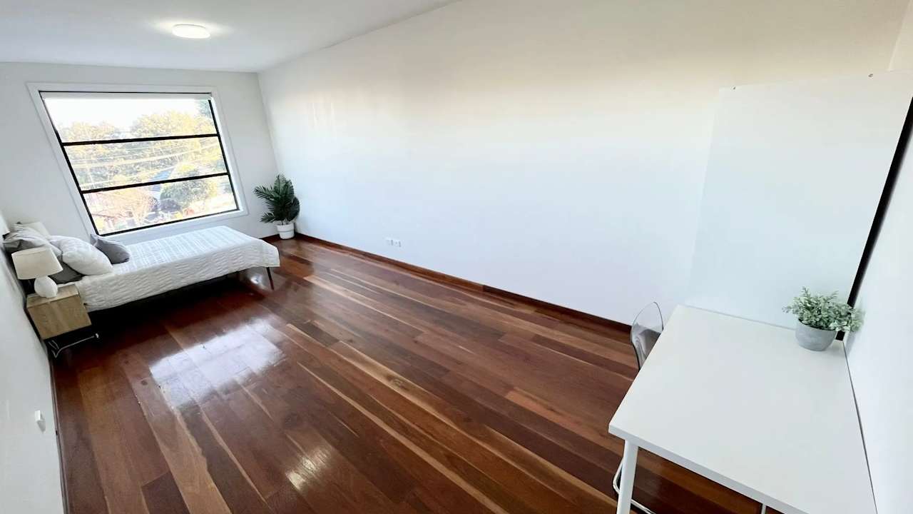 Room in a share house