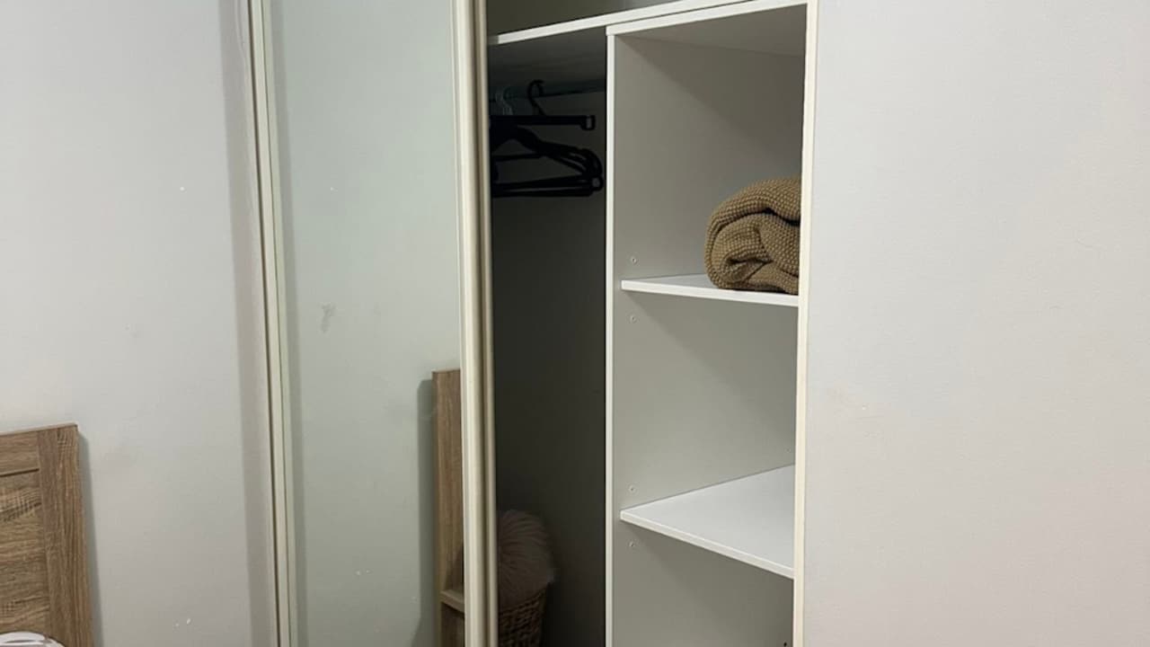 Furnished room in a flatshare