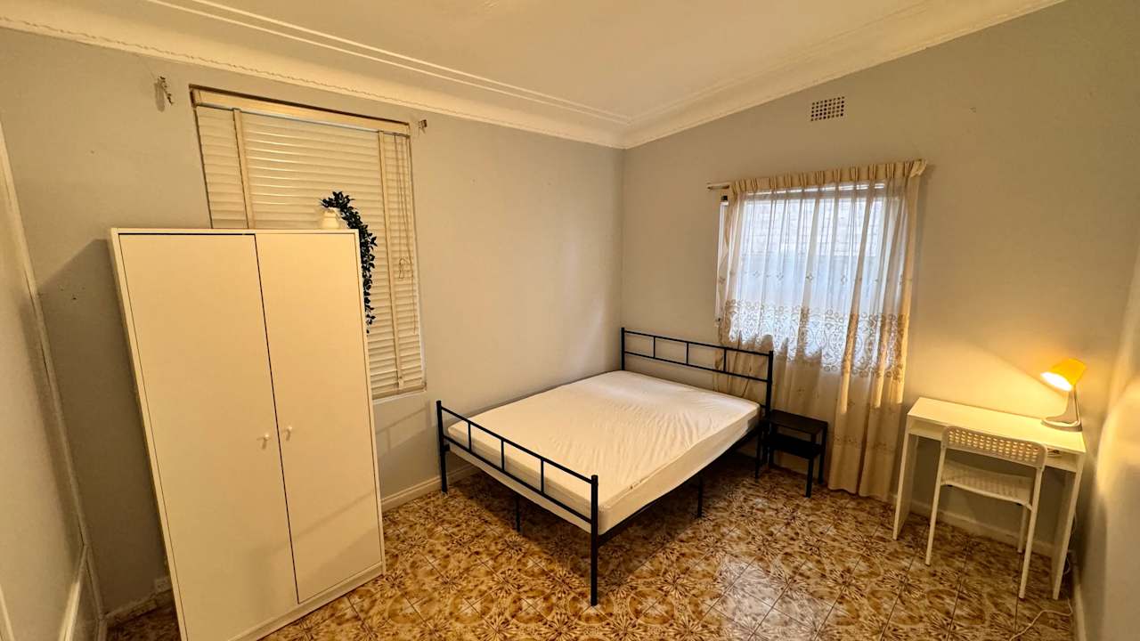 Whole property with 5 rooms for rent