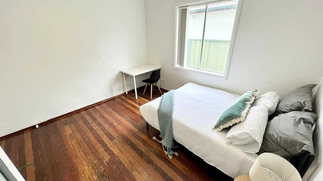 Room in a share house