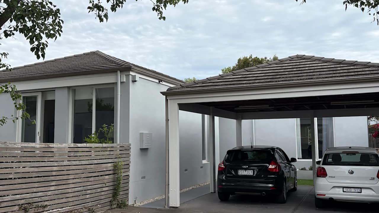Unfurnished room with own bathroom