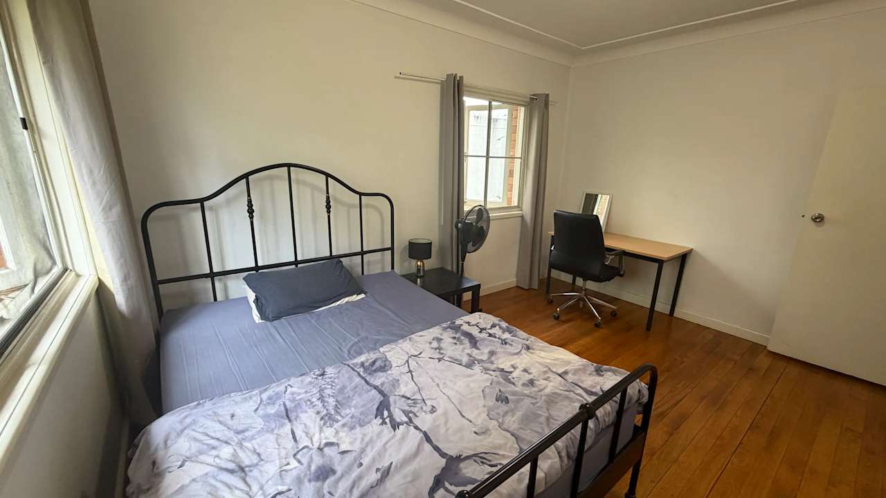 Furnished room in a share house