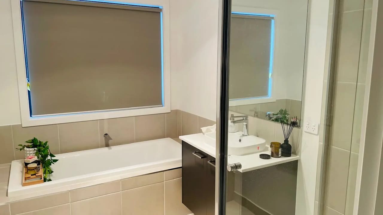 Unfurnished room in a share house