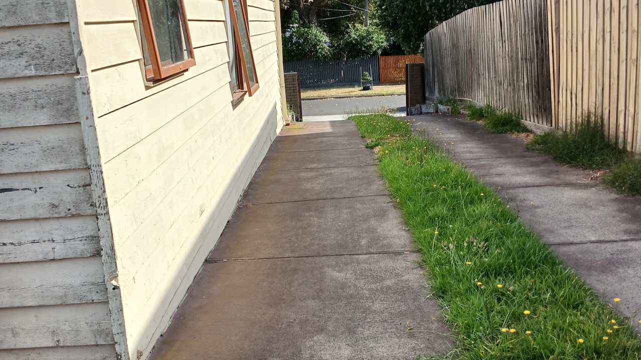 Unfurnished room in a share house