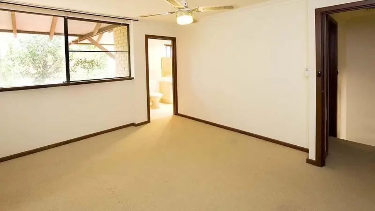 Room in a share house
