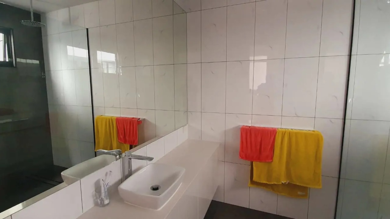 Room in a share house