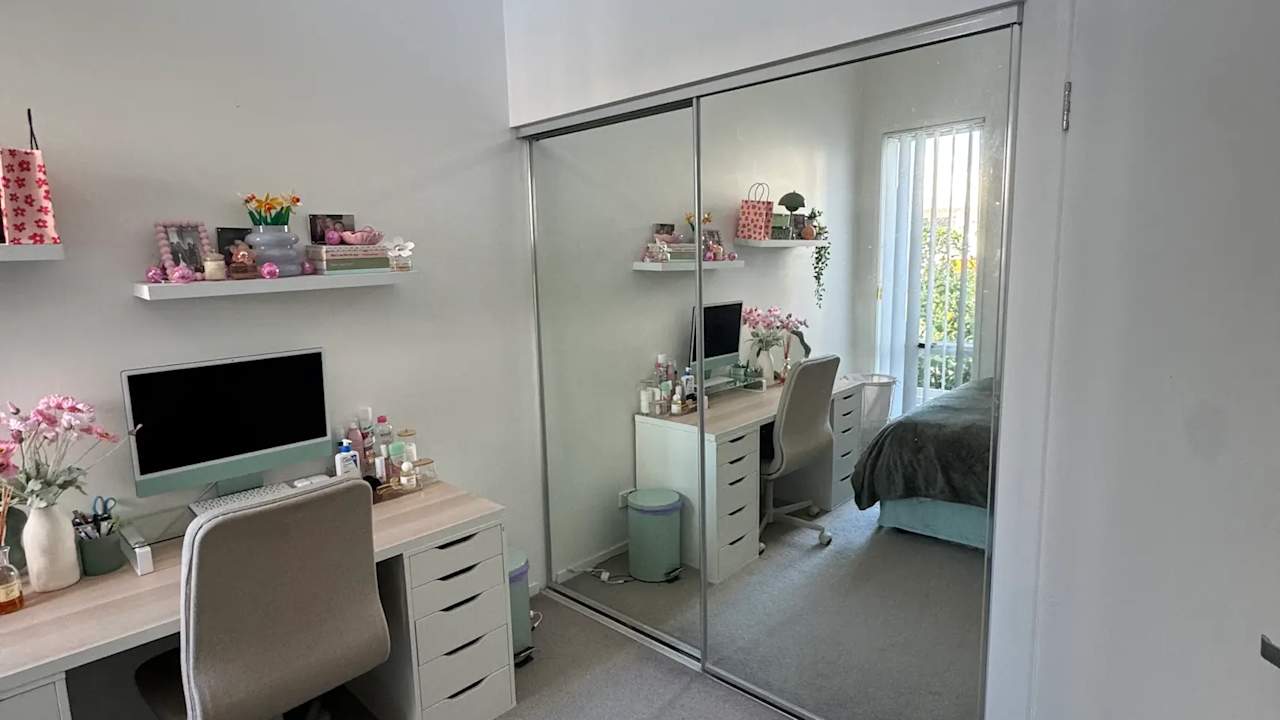 Room in a share house