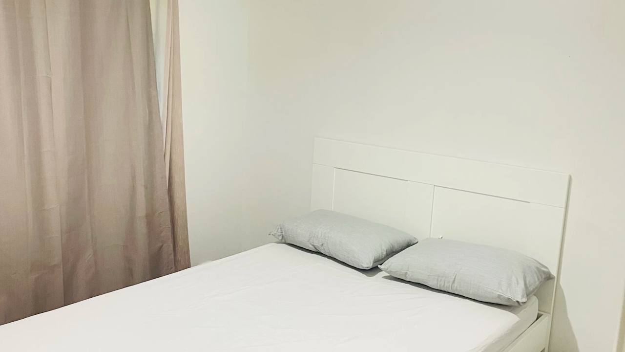 Room in a share house