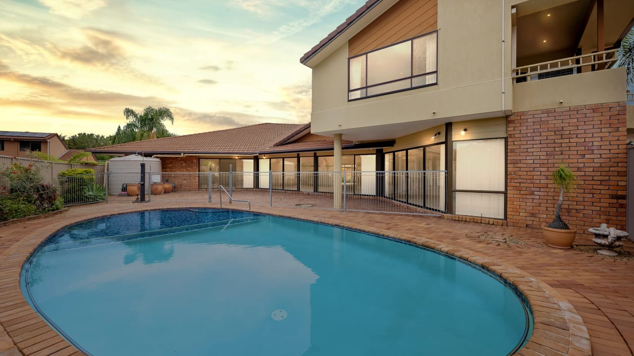 Furnished room in a share house