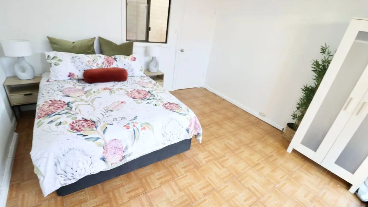 Room in a share house