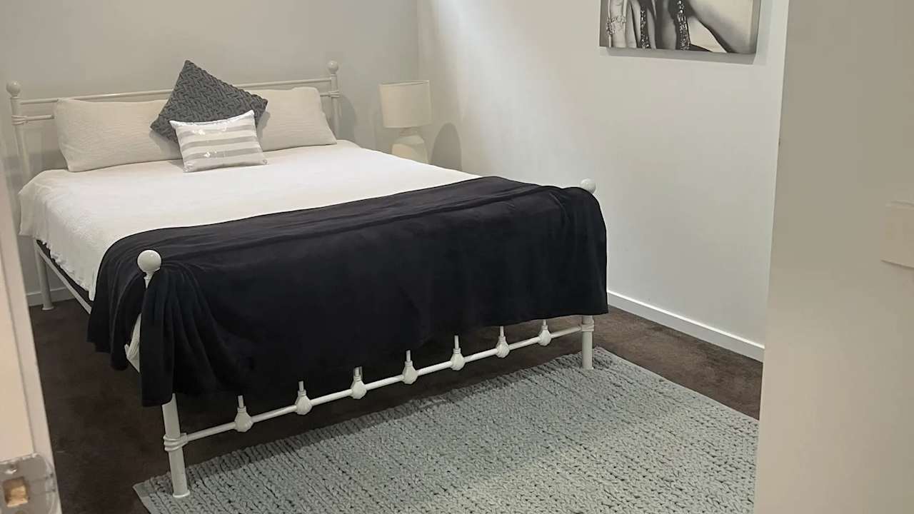 Room in a share house