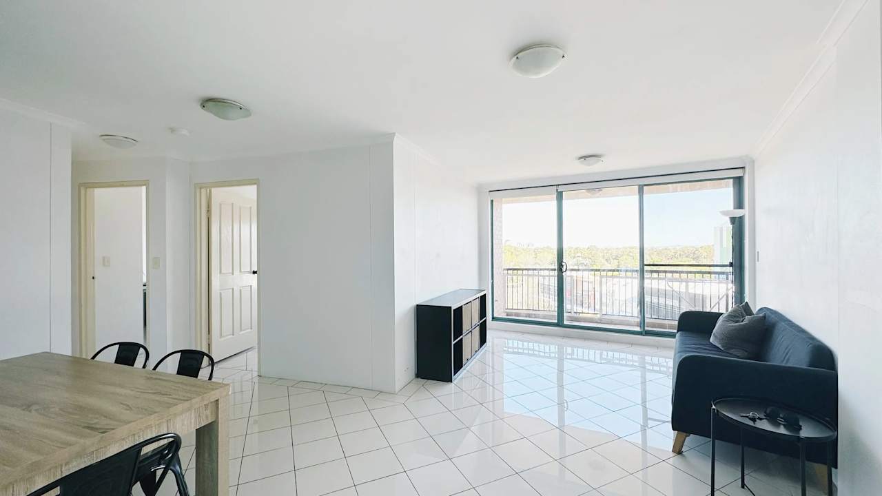 Furnished room in a flatshare