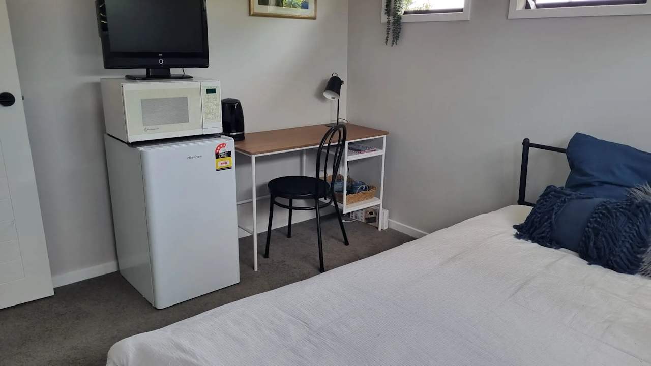 Furnished room with own bathroom