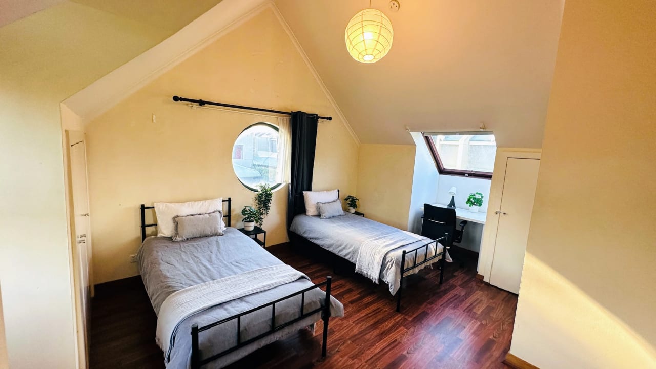 Furnished room in a flatshare