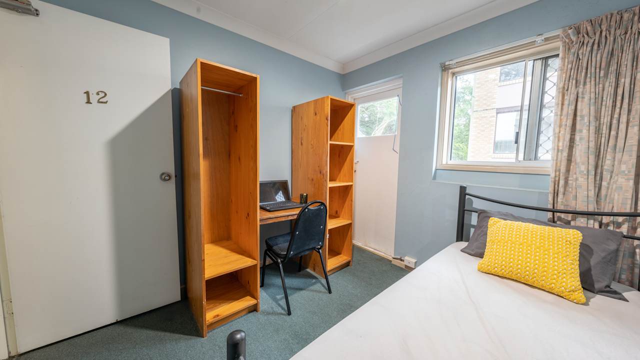 Furnished room in a share house