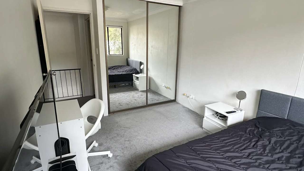 Furnished room in a flatshare