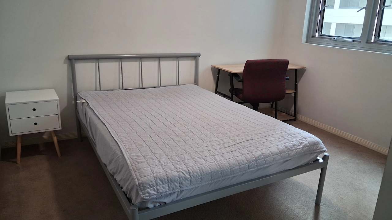 Furnished room in a flatshare