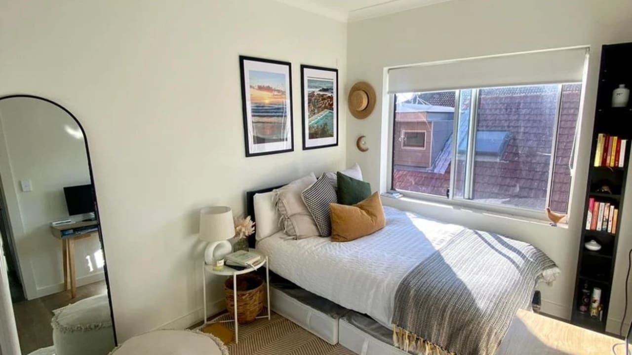 Unfurnished room in a flatshare