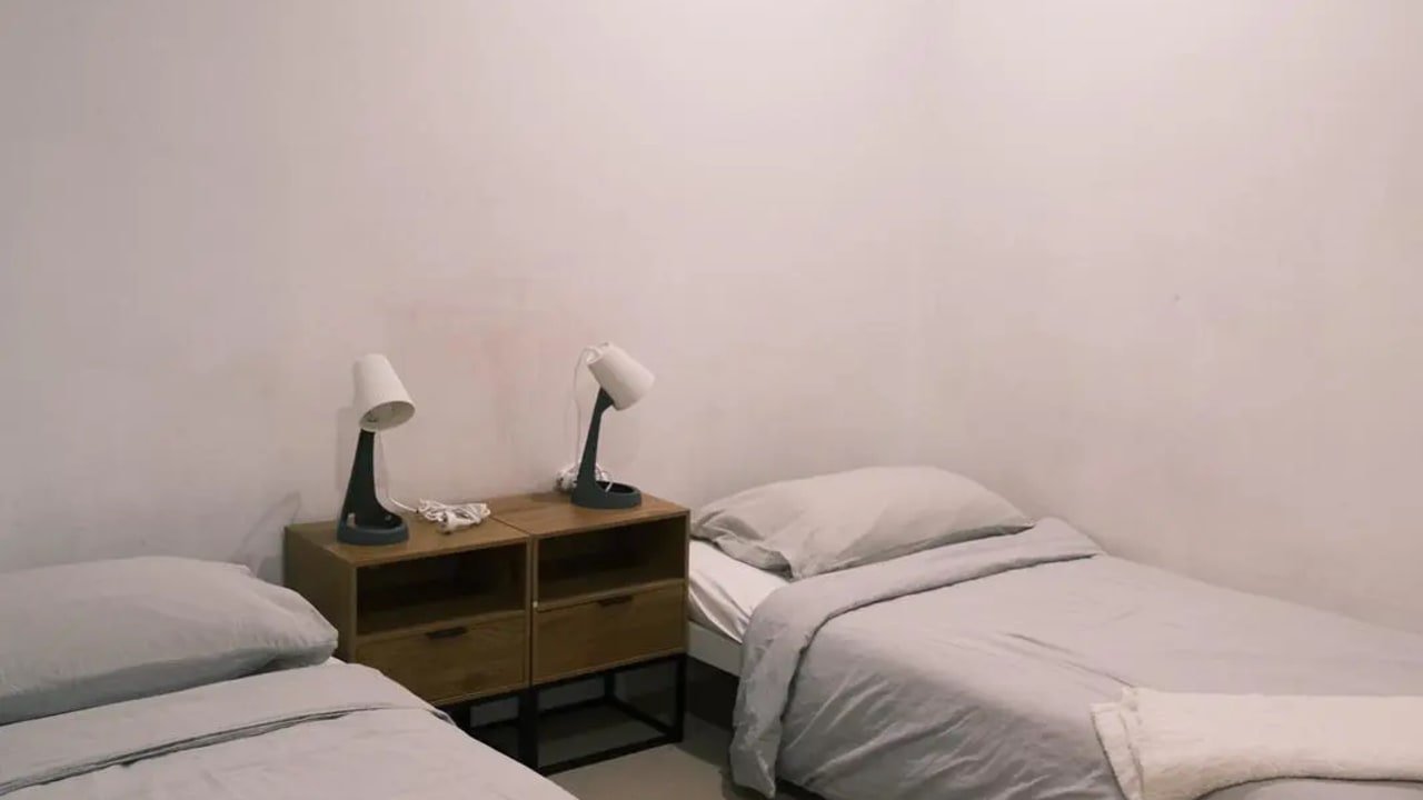 Furnished room in a flatshare