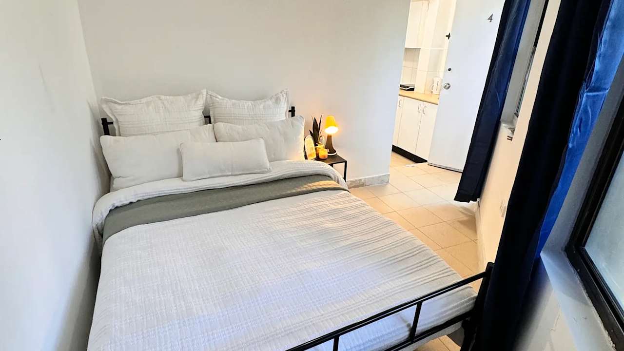 Furnished room studio flat for rent