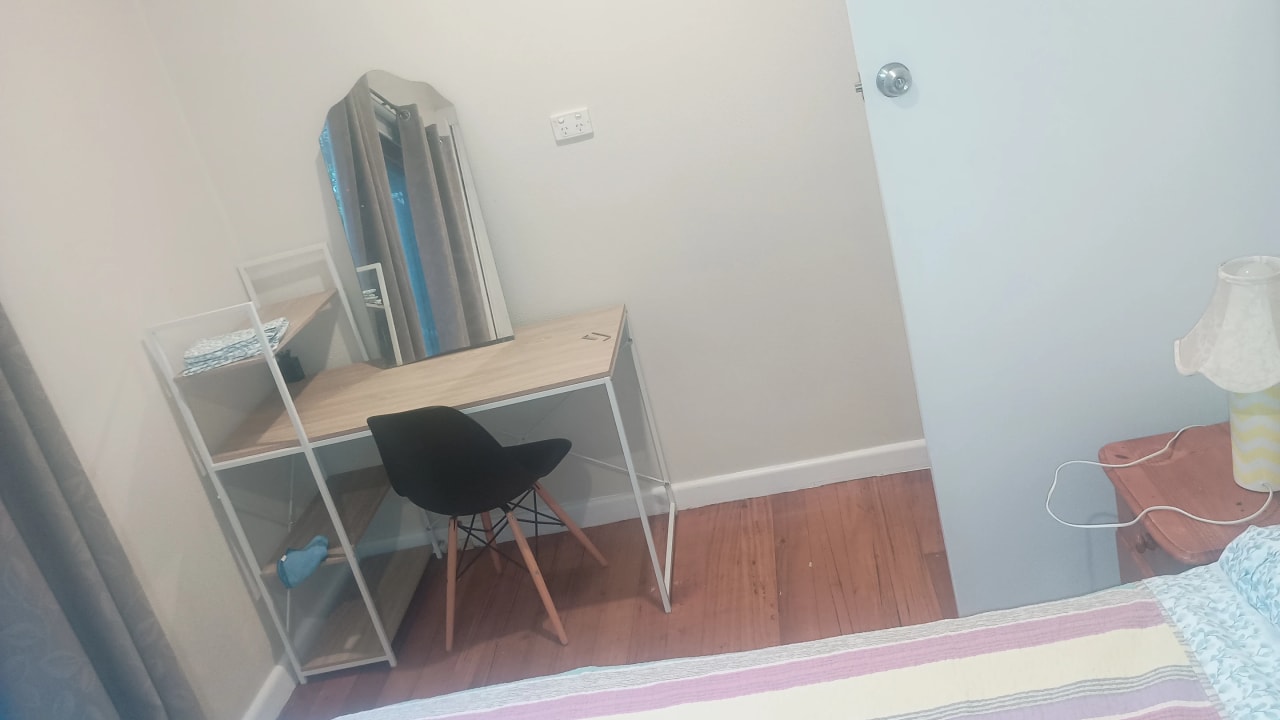 Room in a share house