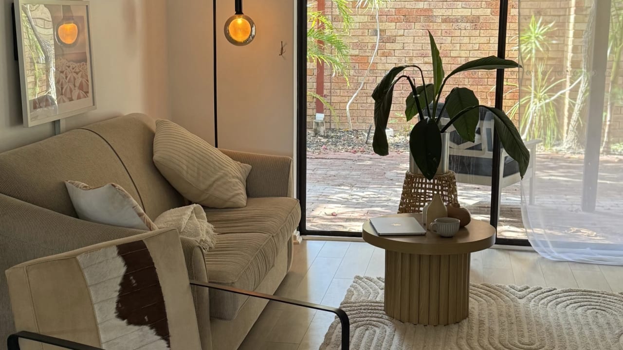 Furnished room in a share house