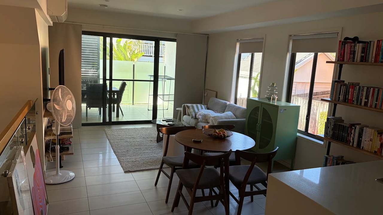 Unfurnished room with ensuite in a flatshare