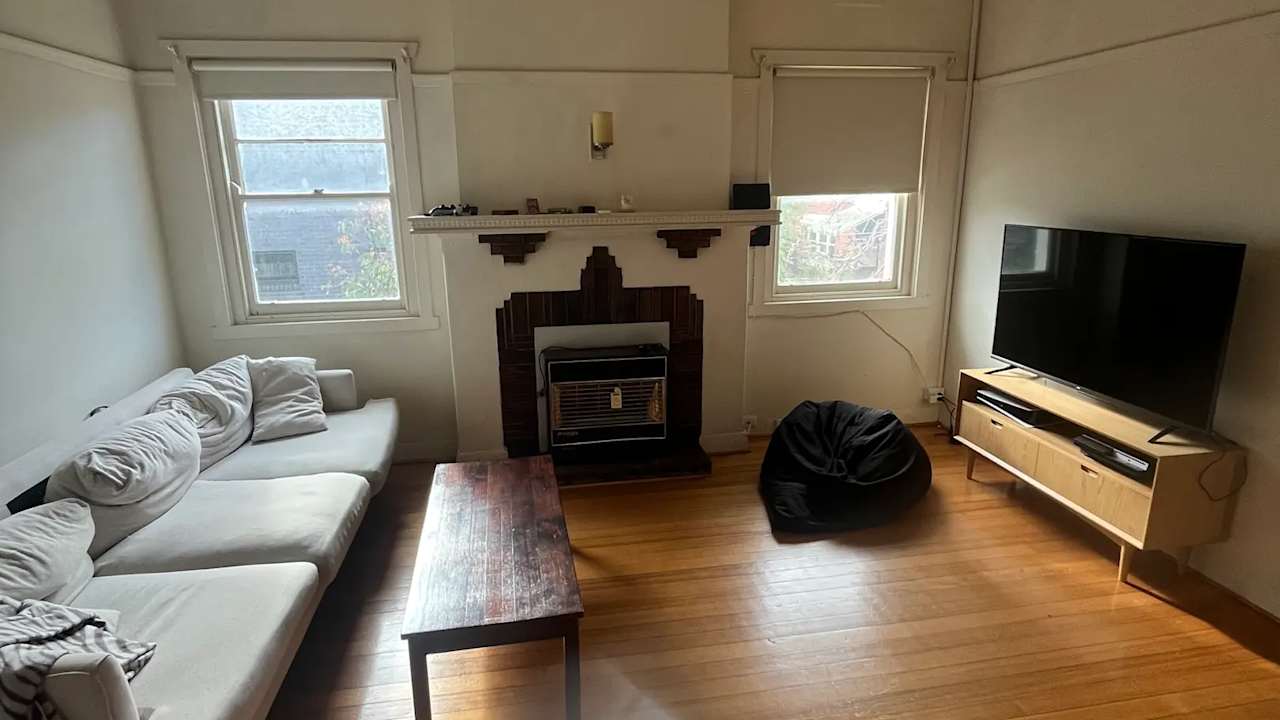 Unfurnished room in a flatshare