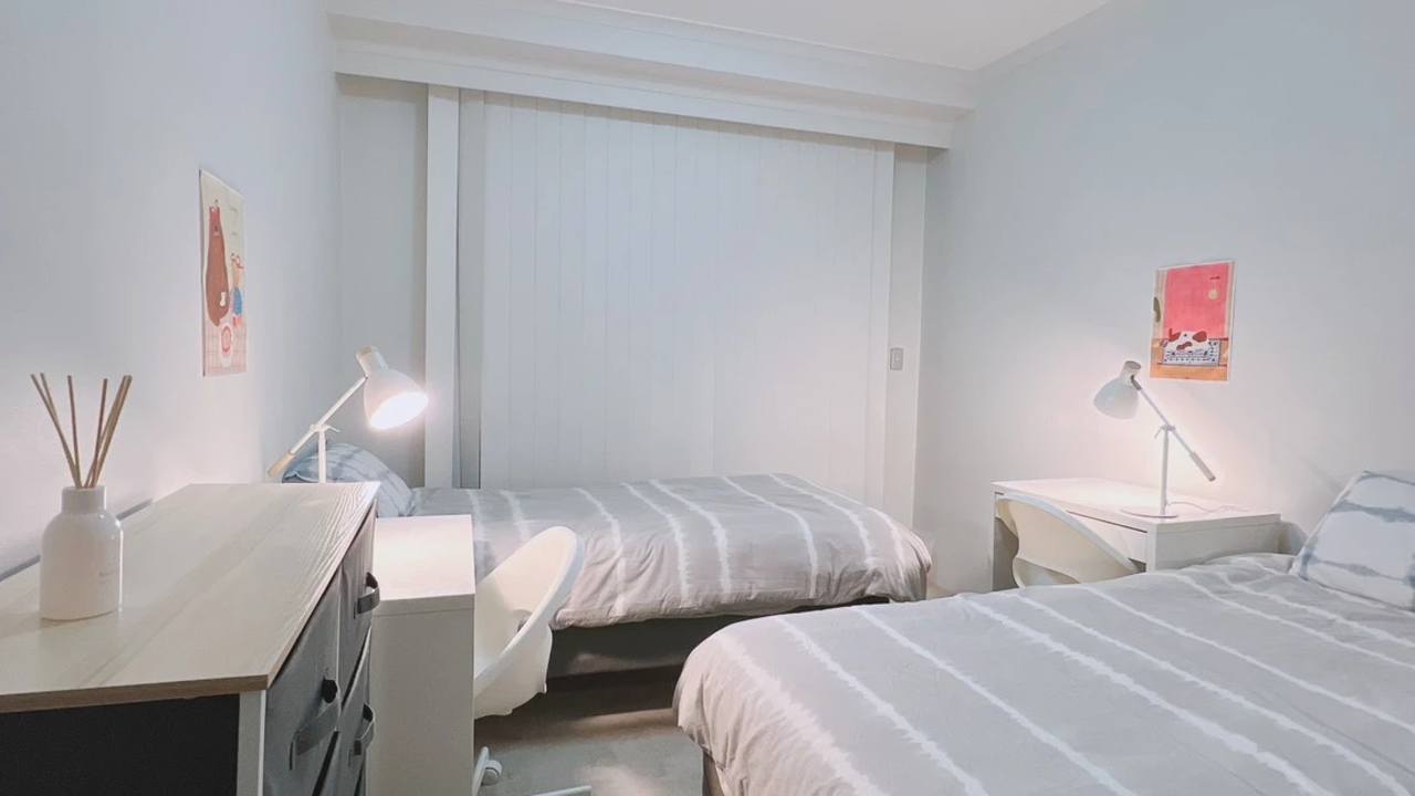 Furnished room in a flatshare