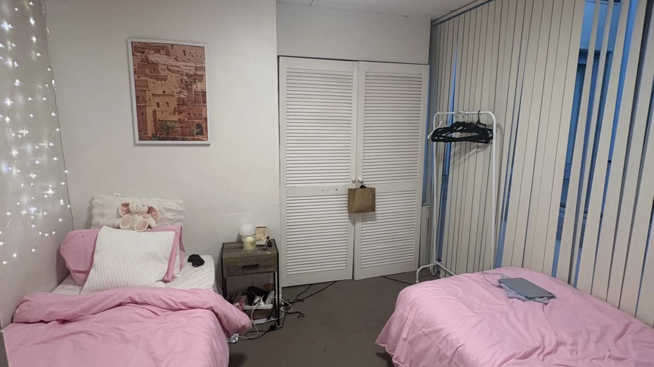 Furnished room in a flatshare