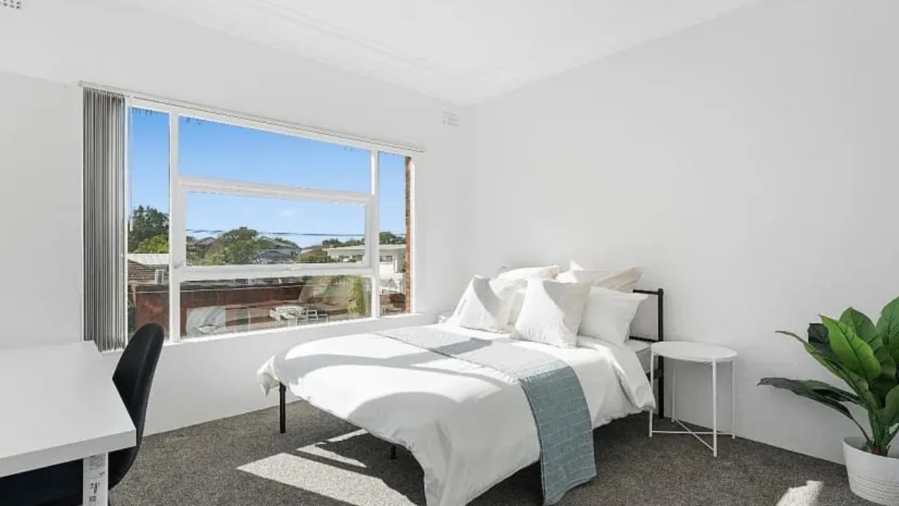Room in a share house