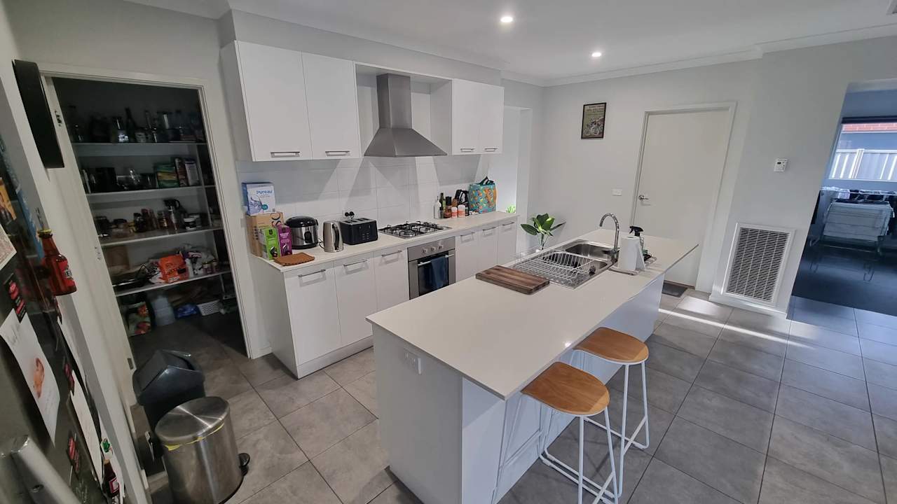 Unfurnished room in a share house