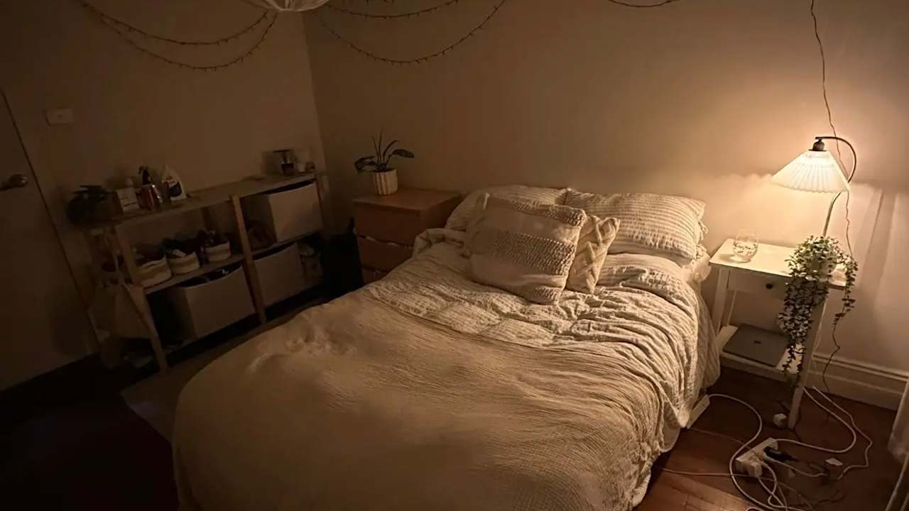 Furnished room in a share house