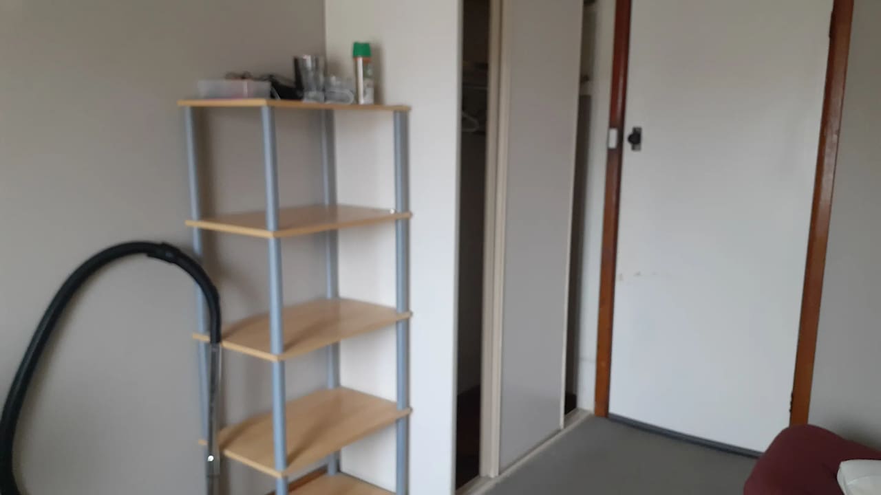 Room in a share house