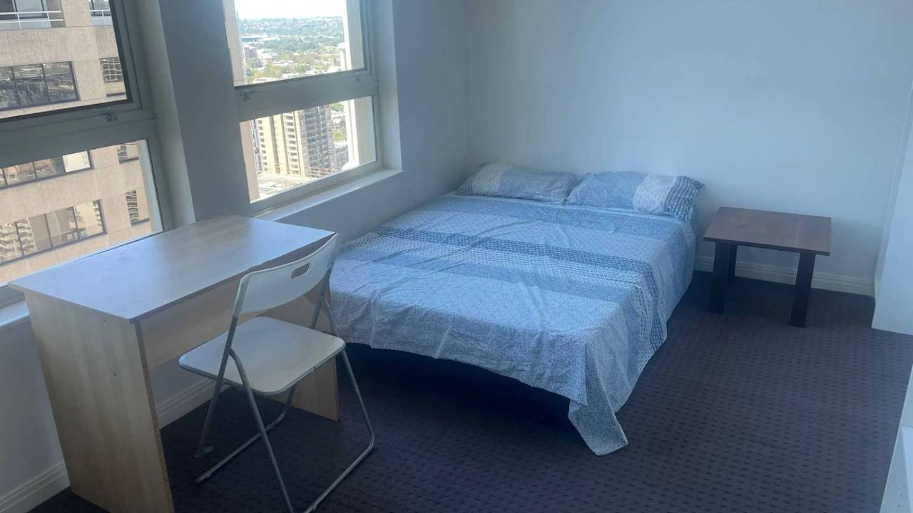 Furnished room in a flatshare