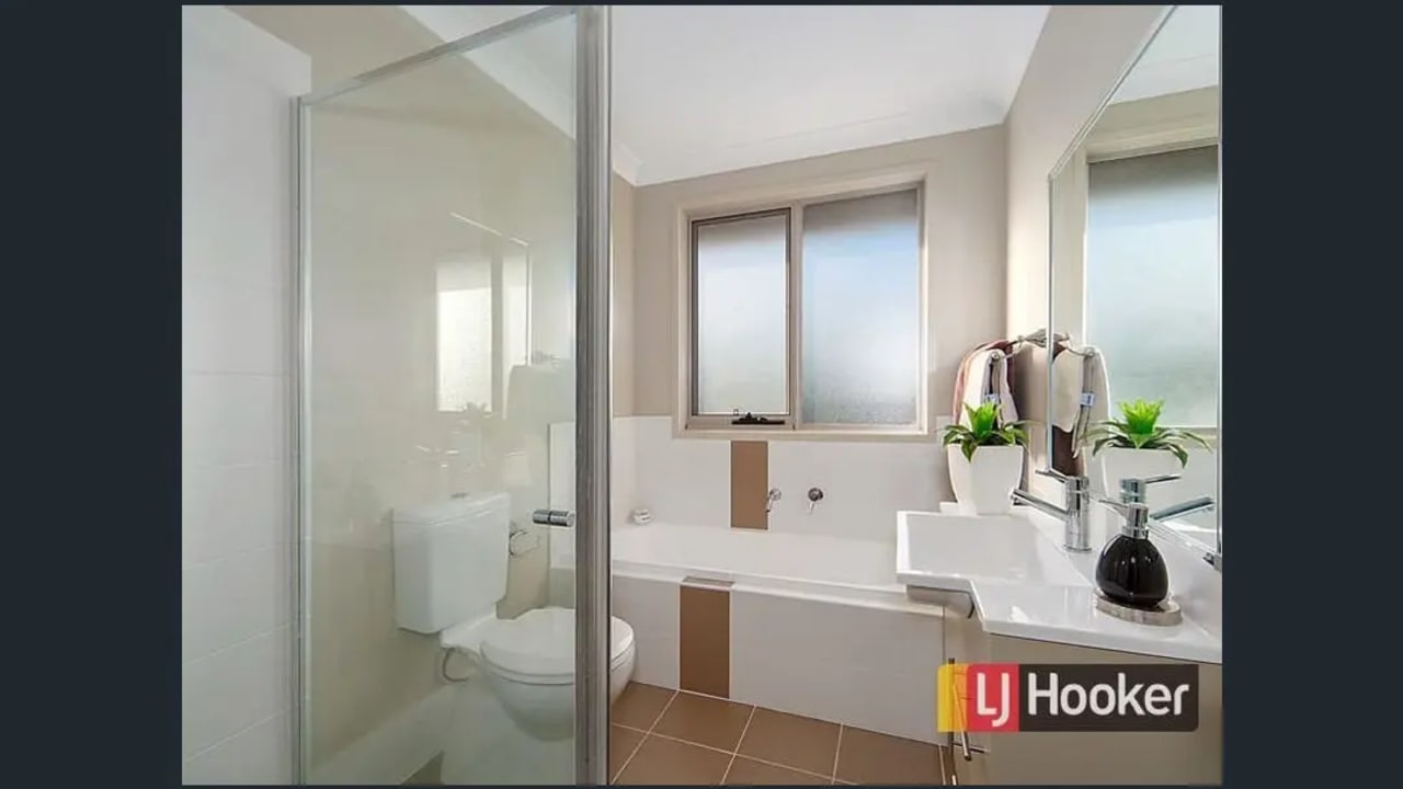 Room with ensuite in a share house