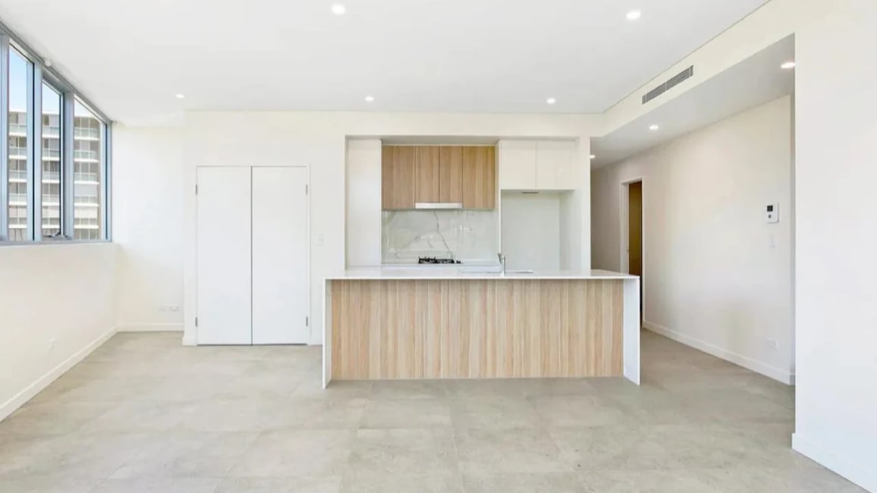 Unfurnished room with own bathroom