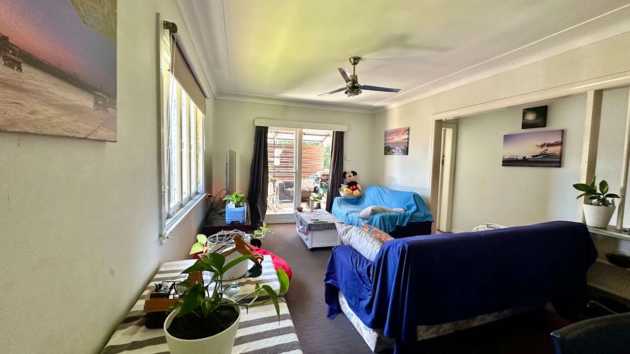 Room in a share house