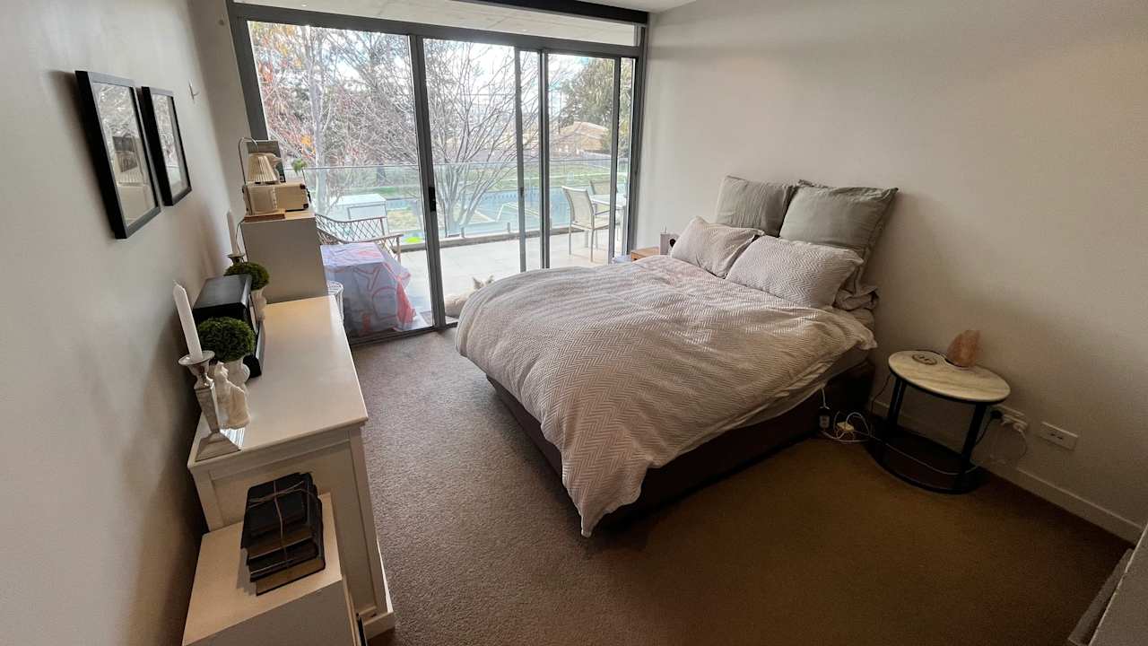 Furnished room in a flatshare