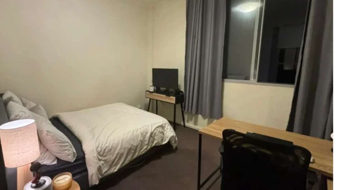 Furnished room with own bathroom