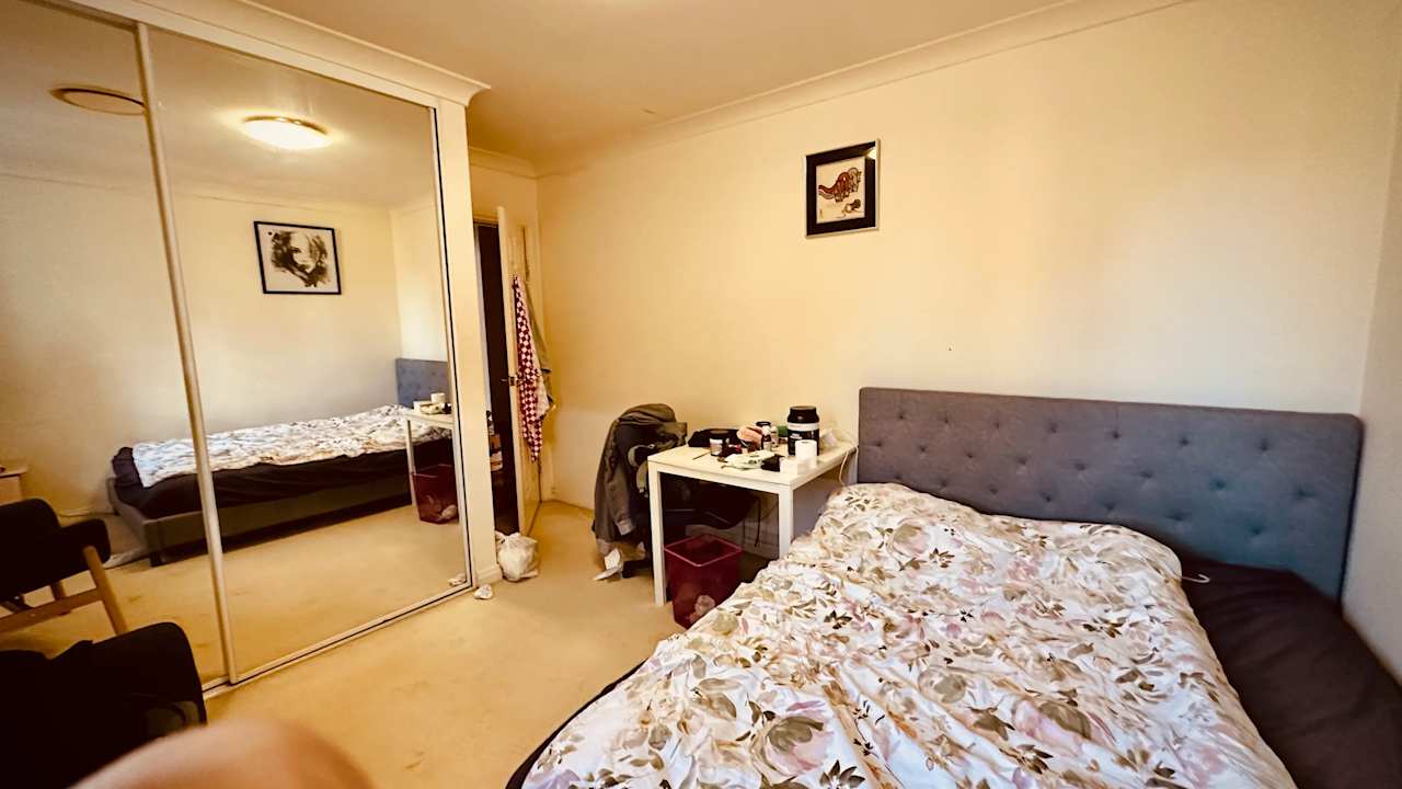 Furnished room in a share house