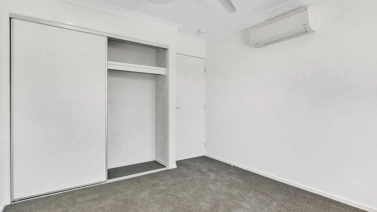 Unfurnished room in a share house