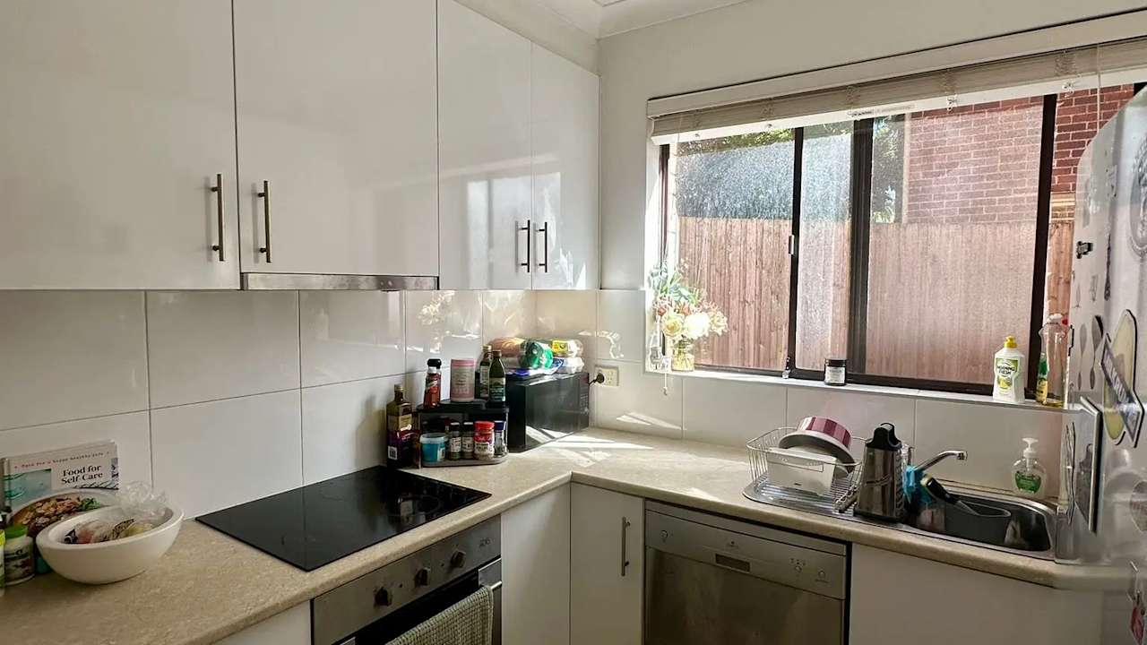 Whole property with 2 rooms for rent