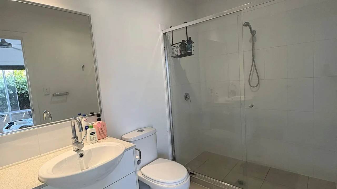 Room with ensuite in a share house