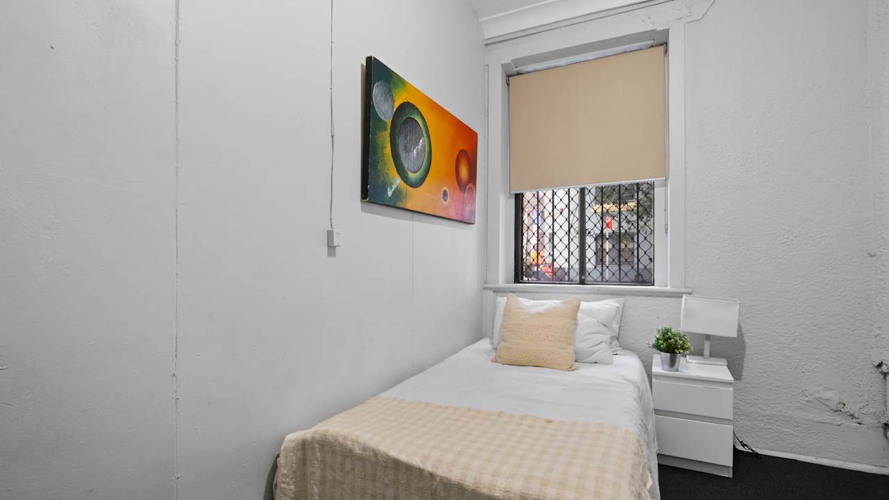 Furnished room in a flatshare