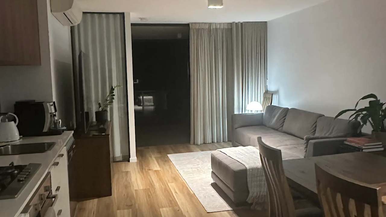 Unfurnished room with ensuite in a flatshare