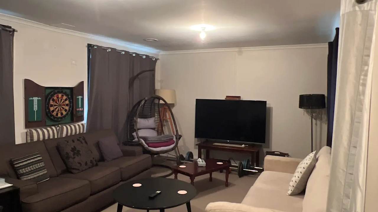 Room in a share house