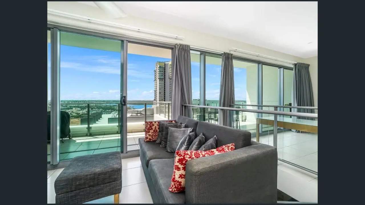 Furnished room with ensuite in a flatshare