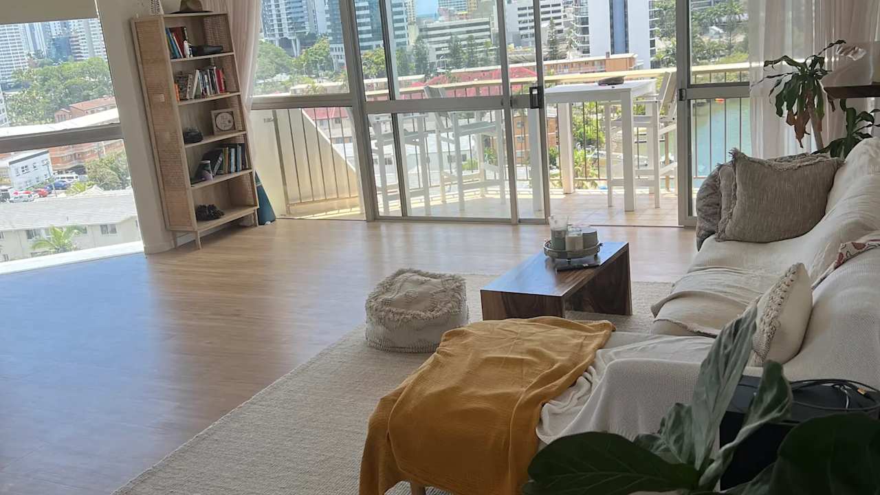 Furnished room with ensuite in a flatshare