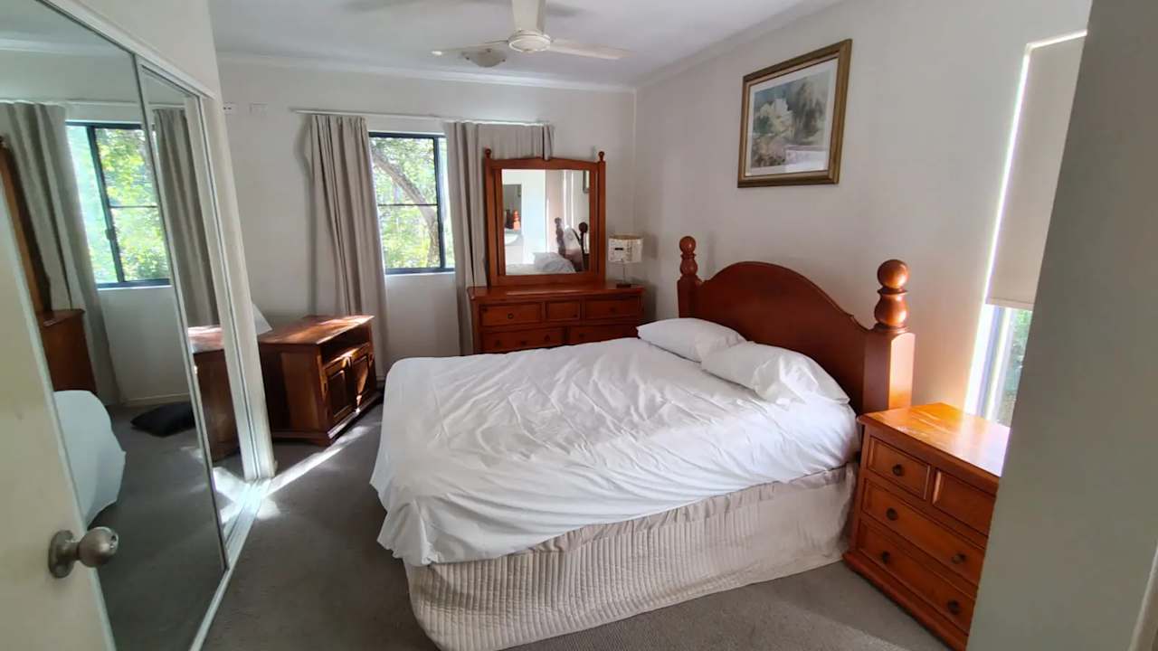 Furnished room with ensuite in a flatshare